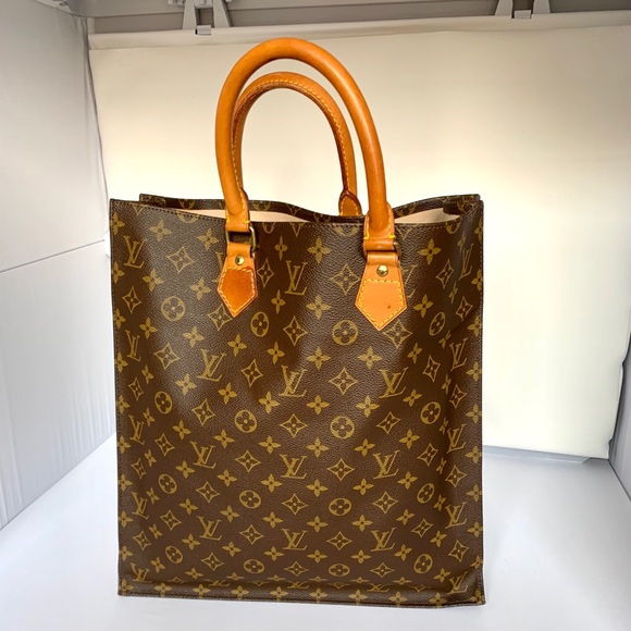 Vintage LOUIS VUITTON Monogram Large Tote - Picture 2 of 7